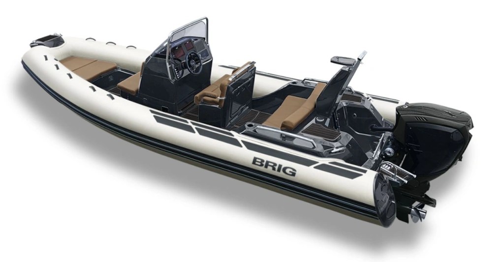 Louez votre semi-rigide à moteur Brig 650 à La Tranche-sur-Mer.